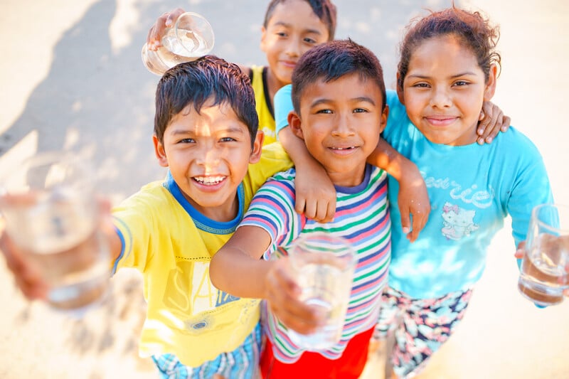 Peru Children / Water