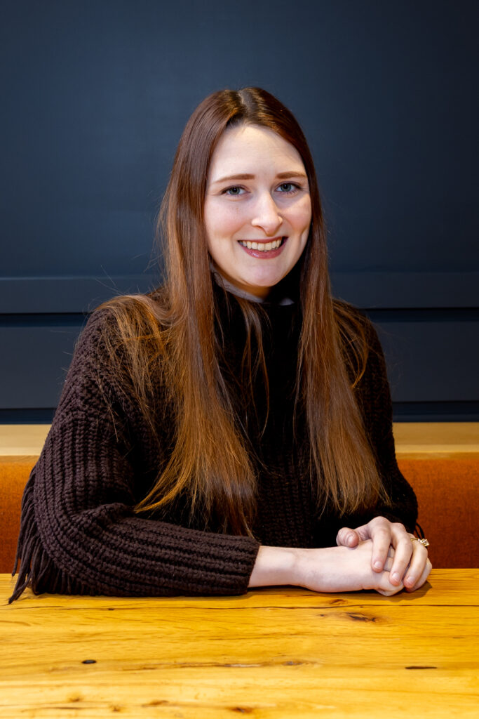 Lauren Lagoon Headshot