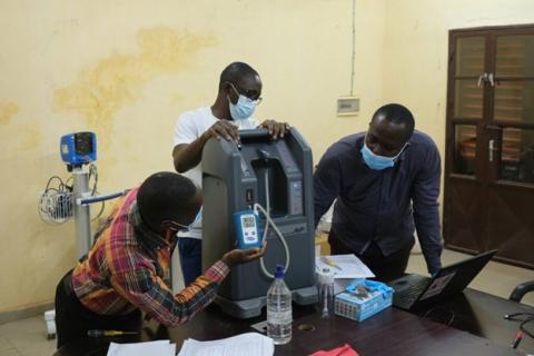 Demonstration of the use of oxygen concentrators